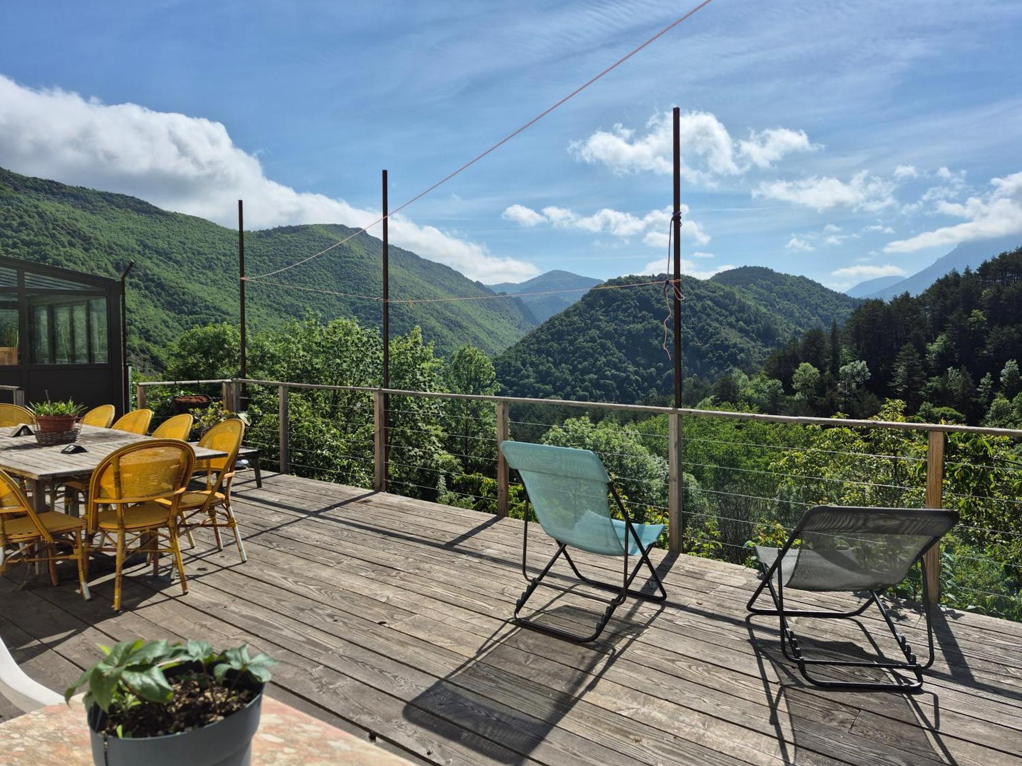 Grande Terrasse Avec Vue Entre Mediterranee Et Pays Cathare Cailla Exterior photo